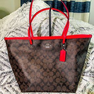 NWOT - COACH STREET ZIP TOTE IN SIGNATURE CANVAS (F34703)